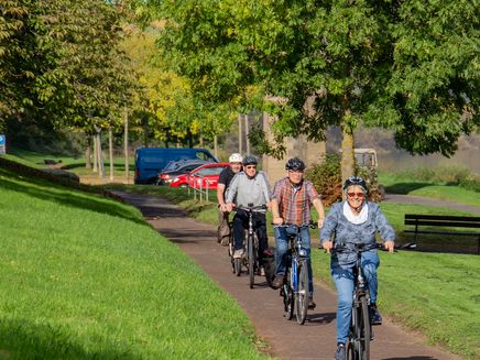 biking-moselleuriverside-moselradweg-reil Biking on the