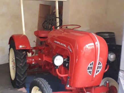 tractor-oldtimer-batterieberg-enkirch Oldtimer tractor in Enkirch