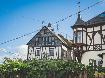 half-timbered-blue-sky-starkenburg Half timbered houses in Starkenburg